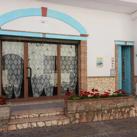Nora Casa Vacanze/bed And Breakfast לינה וארוחת בוקר